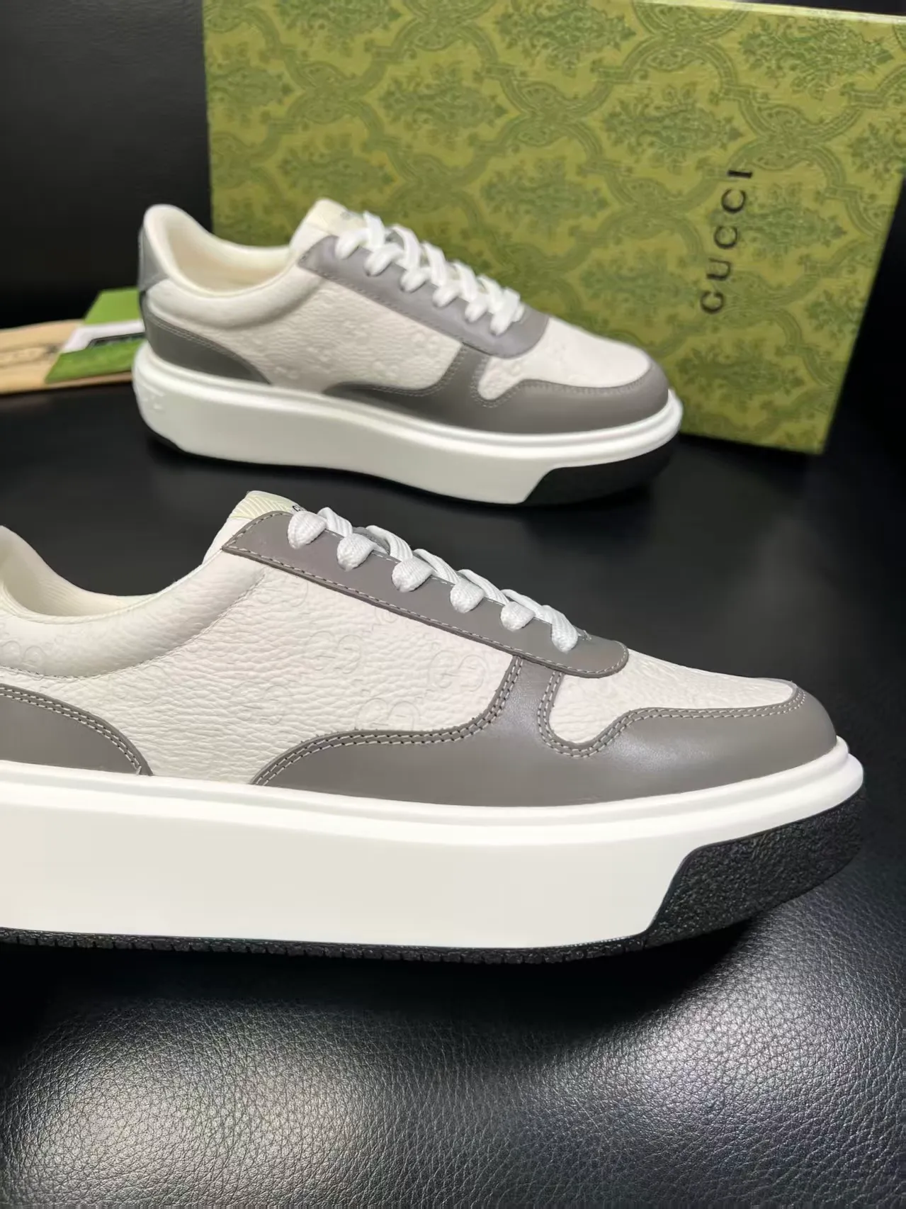 P460 new men's shoes GUCCI [Lightning] latest shoes are shipped. Original quality, fashionable, made of special materials, sheepskin lining, brand new packaging. The foot feels super comfortable and the workmanship is impeccable. Size: Male 38-45.
